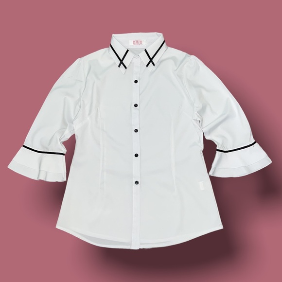 Qi Li Ya woman’s white blouse NWOT - Picture 1 of 16